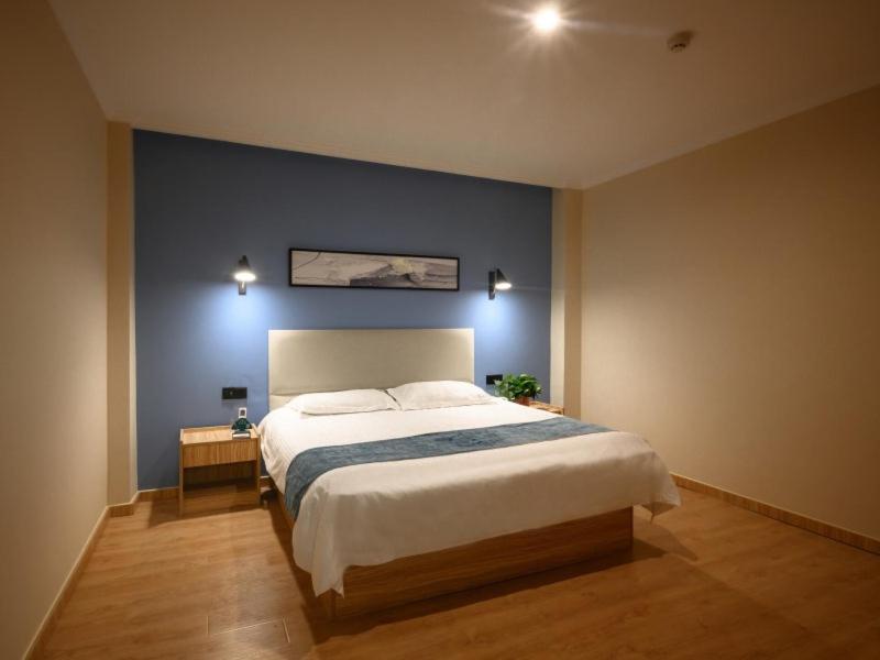 Greentree Inn Henan Kaifeng Gulou Square Express Hotel Exterior photo